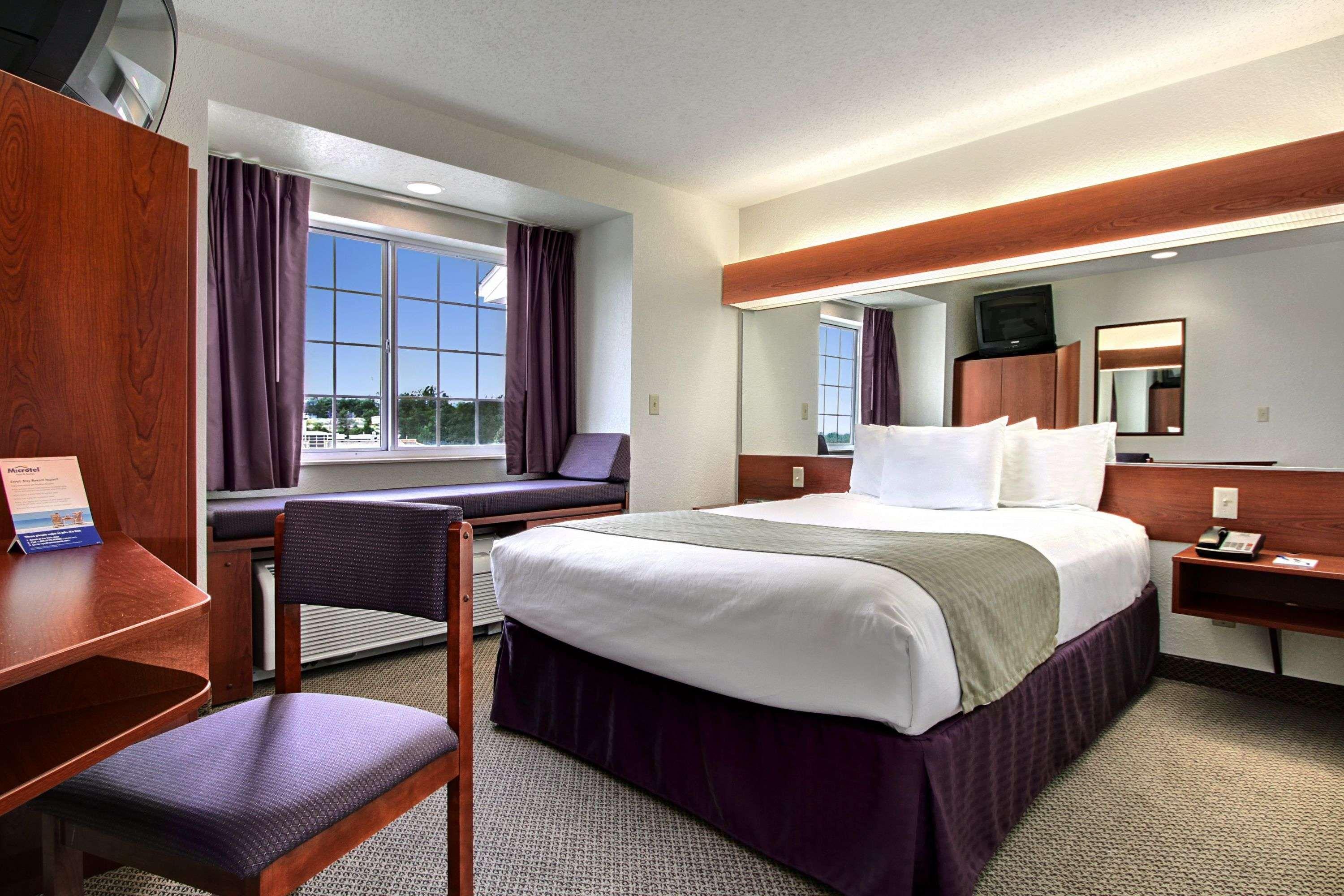 Microtel Inn & Suites By Wyndham Bridgeport Esterno foto